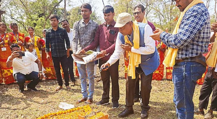 একবছরে সাংসদ তহবিল থেকে ৫ কোটি খরচ করে নজির কালীপদর