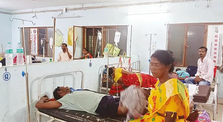ডায়ারিয়ার কোপে বরাবাজারের গ্রাম, পরিদর্শন করলেন স্বাস্থ্যকর্তা