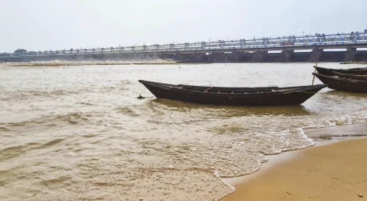 দু’বছরে জল ছাড়ার পরিমাণ ৩০ গুণ বাড়িয়েছে ডিভিসি! বাংলায় বন্যা ঘটানোর গভীর ষড়যন্ত্র: মমতা