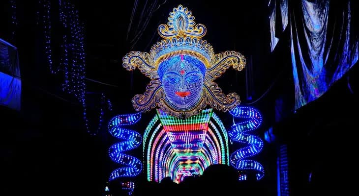 জগদ্ধাত্রী পুজো আসন্ন, চন্দননগর সরগরম, প্রতিমায় পড়ছে মাটির পরত, চলছে চোখধাঁধানো আলোকসজ্জার প্রস্তুতি