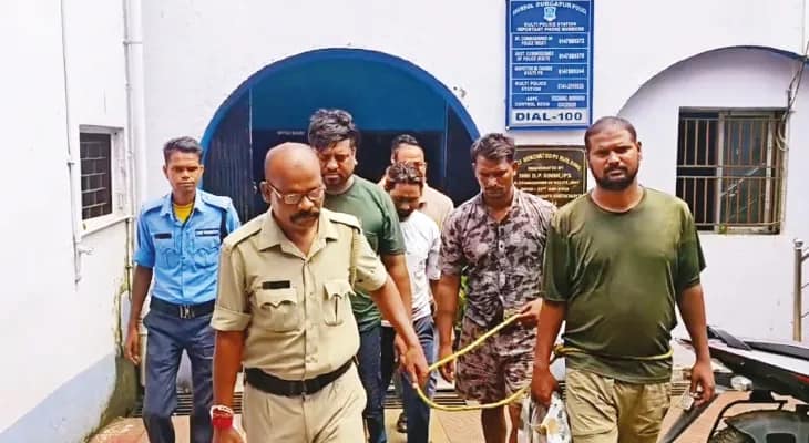 কুলটিতে নাগা সাধুর বেশে দুষ্কৃতী!  আশীর্বাদ চাইতেই মঙ্গলসূত্র ছিনতাই