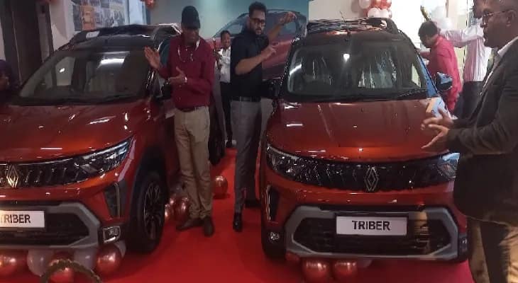 পরিবহণ নগরের শোরুমে মিলছে নয়া রূপে বাজারে আসা রেনল্ট ট্রিবার