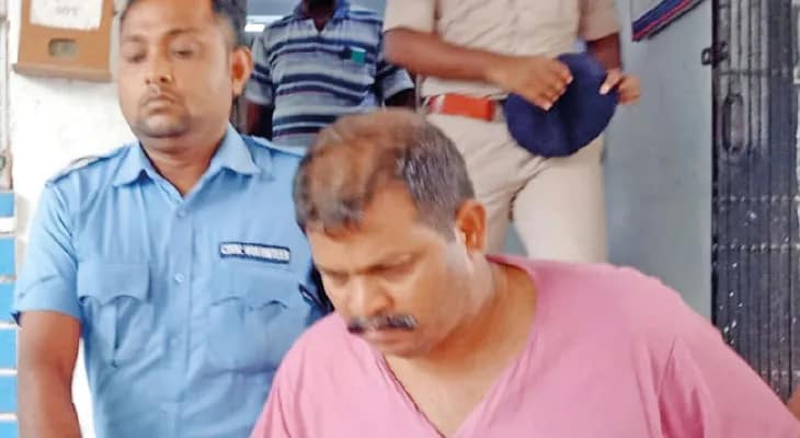 গ্যাংস্টার টোটনই গুরু, পুলিসের  সোর্স থেকে অস্ত্র কারবারি লিটন
