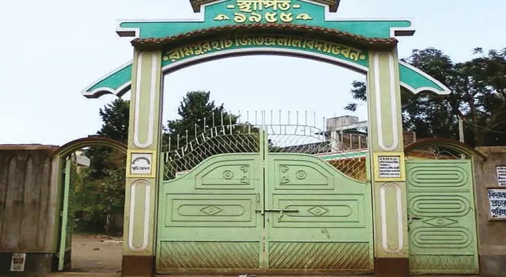গ্রান্ট মেলেনি এক বছরেও  শ্রেণিকক্ষ হয়নি রামপুরহাটের স্কুলে