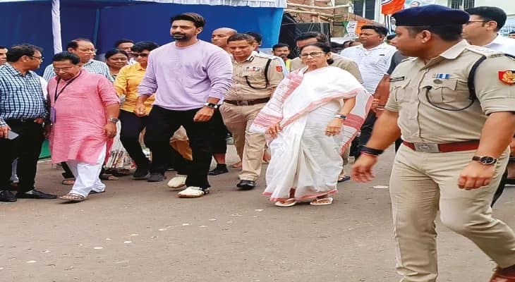 বিভ্রান্ত না হয়ে ভোটার লিস্টে নাম তোলার আবেদন মমতার