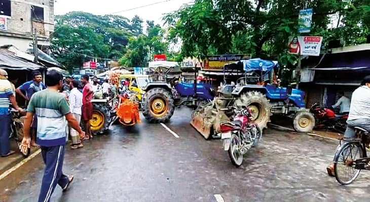 বসিরহাটে খাল জবরদখল তৃণমূল কর্মীদের, প্রতিবাদ