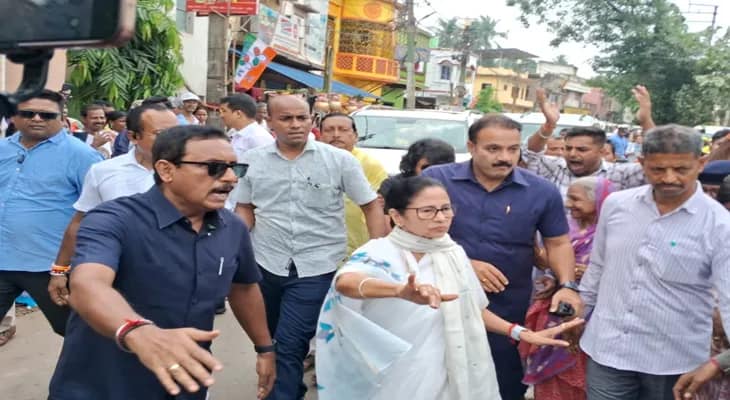 মেদিনীপুরের কর্নেলগোলায় ‘আমাদের পাড়া আমাদের সমাধান’ ক্যাম্পে হাজির মুখ্যমন্ত্রী মমতা বন্দ্যোপাধ্যায়