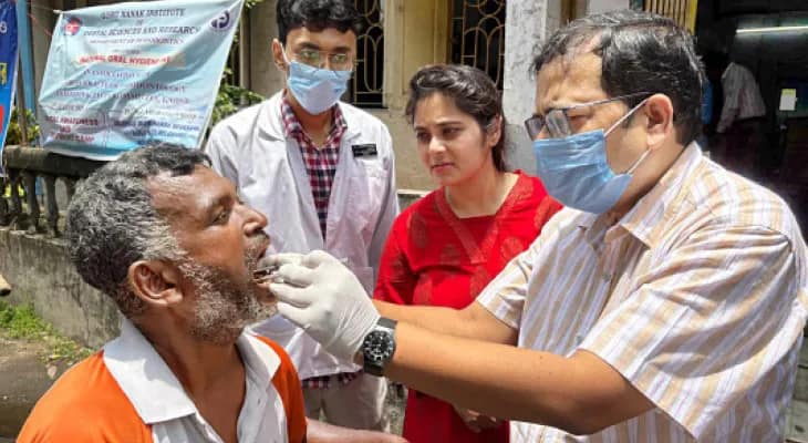 দাঁতের অসুখ নিয়ে সচেতনতা শিবির