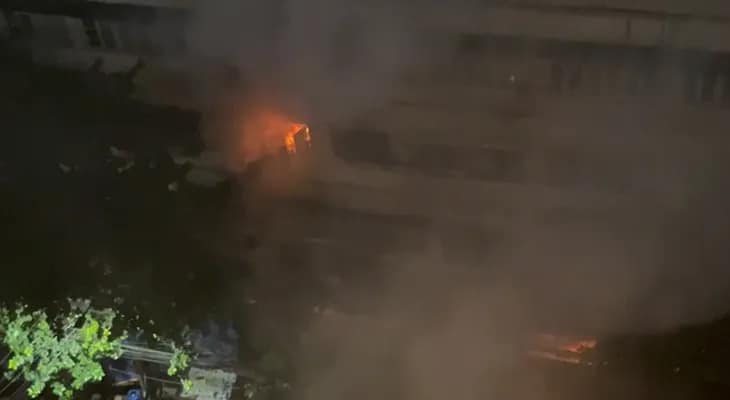 বর্তমানে নিয়ন্ত্রণে টেরিটি বাজারের আগুন, ঘটনাস্থলে দমকলের মোট পাঁচটি ইঞ্জিন