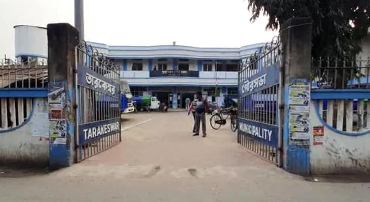তারকেশ্বর পুরসভার ৫০তম জন্মদিন পালন, শ্রাবণী মেলার বিশেষ বৈঠকে পরিষেবার ত্রুটি ঘিরে নানা প্রশ্ন