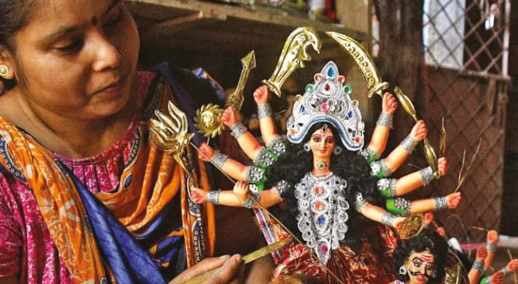 কৃষ্ণনগরের দুর্গার পাড়ি ভিয়েতনামে, ভিন দেশে ছোট প্রতিমার চাহিদা তুঙ্গে