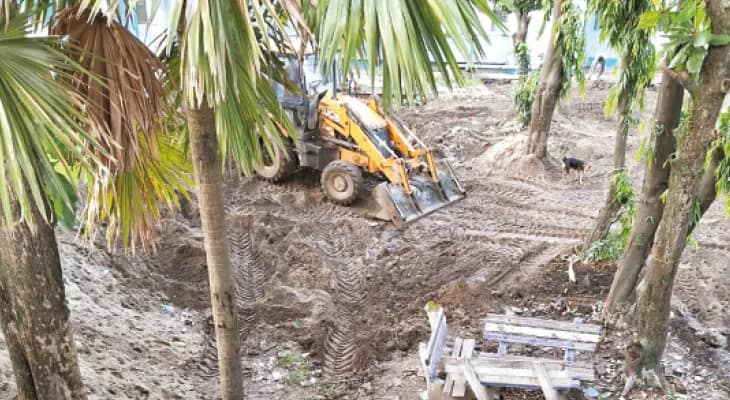 এনবিএমসি: সাফাই অভিযানের নামে গুঁড়িয়ে দেওয়া হল কংক্রিটের বেঞ্চ, বিপাকে পরিজনরা