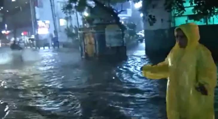 হায়দরাবাদে ভারী বৃষ্টির জেরে জলমগ্ন একাধিক এলাকা