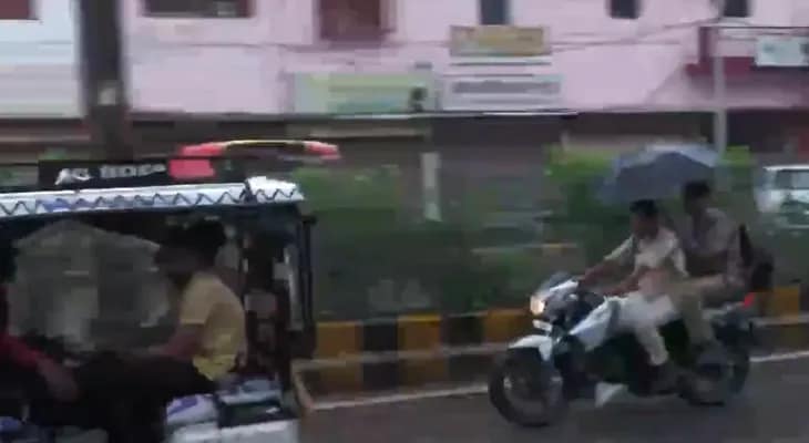 উত্তরপ্রদেশের প্রয়াগরাজে ভারী বৃষ্টি
