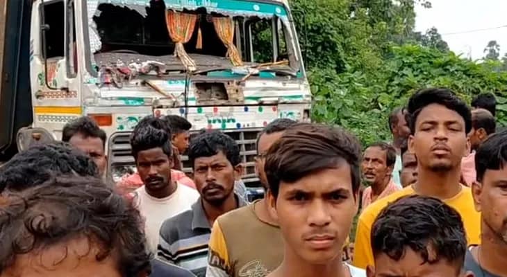 যুবকের মৃত্যুকে কেন্দ্র করে রণক্ষেত্র কাঁকসার সিলামপুরে, পুলিসের সঙ্গে খণ্ডযুদ্ধ জনতার