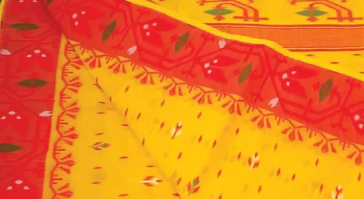 পুজোর সেল শুরু বেনারসি টেক্সটোরিয়ামে