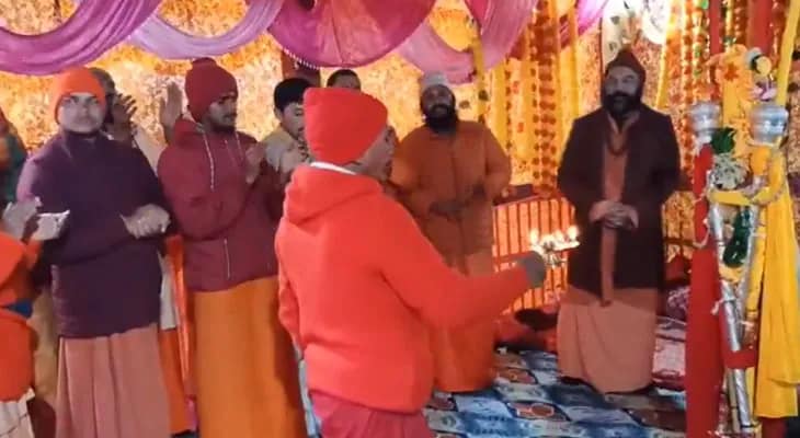 অমরনাথ যাত্রা: জম্মু ও কাশ্মীরের পঞ্চতরণী ক্যাম্পে সন্ধ্যা আরতির অনুষ্ঠান