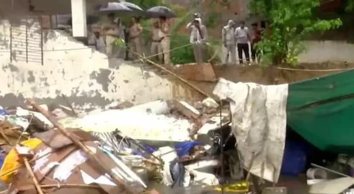 রাখির দিনে দিল্লিতে ভয়াবহ দুর্ঘটনা, দেওয়াল ভেঙে মৃত কমপক্ষে ৭