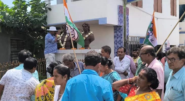 তৃণমূলের উদ্যোগে ডেবরায় পালিত হচ্ছে বিশ্ব আদিবাসী দিবস