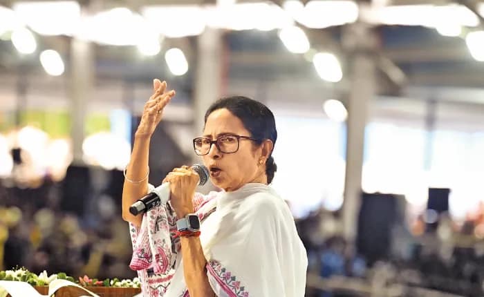 ভিন রাজ্যে বাঙালি হেনস্তা, বাংলার অবমাননা, হিন্দি-উর্দু সহ ১১ ভাষাকে সরকারি স্বীকৃতি মুখ্যমন্ত্রীর