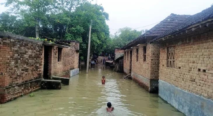 মানিকচকের গোপালপুরে ৫০০ বাড়ি জলমগ্ন, দ্রুত ত্রাণের দাবি দুর্গতদের