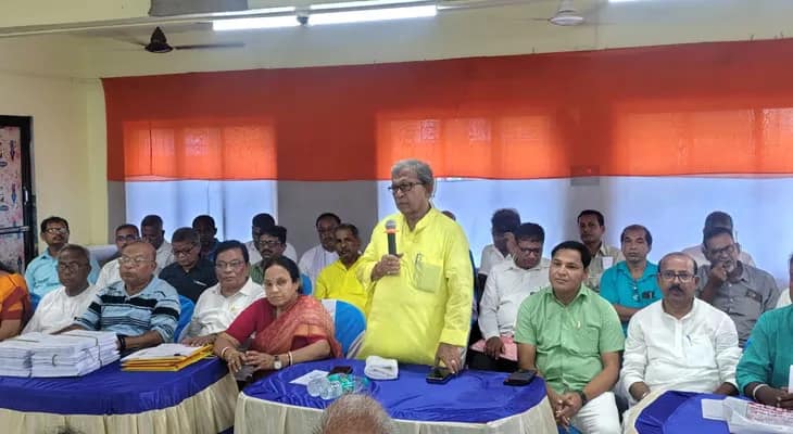 সবংয়ে বিএলএ-দের নিয়ে বৈঠক মন্ত্রী মানস ভুঁইয়ার