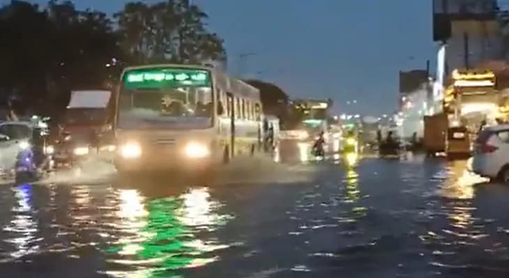 ভারী বৃষ্টির জেরে জলমগ্ন চেন্নাই