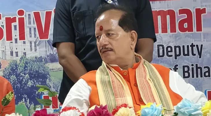 বিহারের উপ-মুখ্যমন্ত্রীর দু’টি ভোটার কার্ড: নোটিস পাঠাল নির্বাচন কমিশন