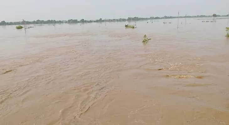 মুর্শিদাবাদের খড়গ্রাম ব্লকের ব্রাহ্মণী নদীতে আবারও জলস্তর বৃদ্ধি