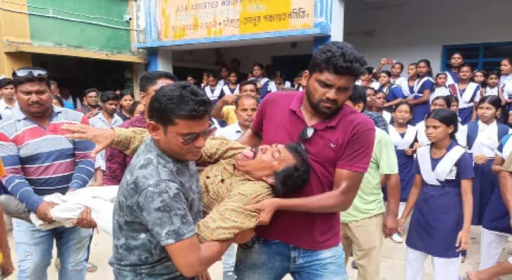 অভব্য আচরণে গ্রেপ্তার হেডস্যার, তপ্ত তমলুক, ছাত্রী অভিভাবকদের প্রতিবাদে স্তব্ধ শহর