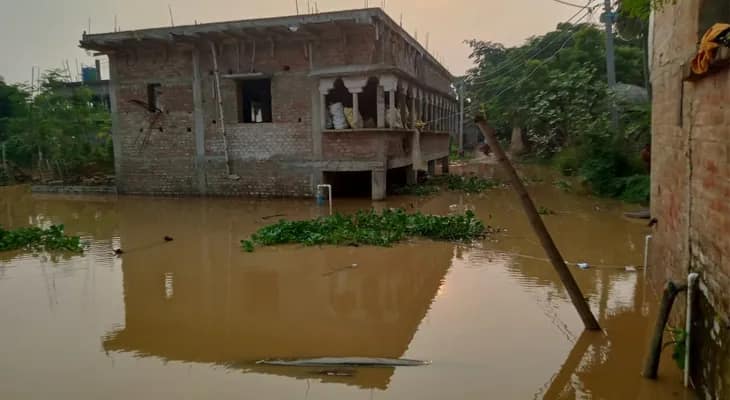 ব্রাহ্মণী নদীর দুটি জায়গায় বাঁধ ভেঙে বিপত্তি, প্লাবিত একাধিক গ্রাম