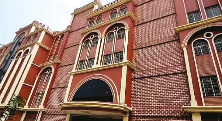 দলের নির্দেশে অনাস্থা প্রস্তাব ঠান্ডা ঘরেই, দুর্নীতি ধামাচাপা! বহাল তবিয়তেই পুরপ্রধান, ক্ষোভে ফুঁসছে রঘুনাথপুর