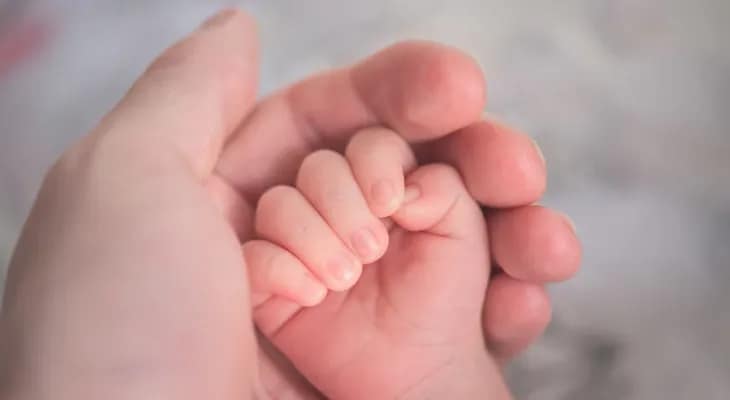 মায়ের গর্ভে যমজ সন্তানের একজনের মৃত্যু, সুস্থভাবেই ভূমিষ্ঠ হল অন্যজন, ঝুঁকির অপারেশন জেএনএমে