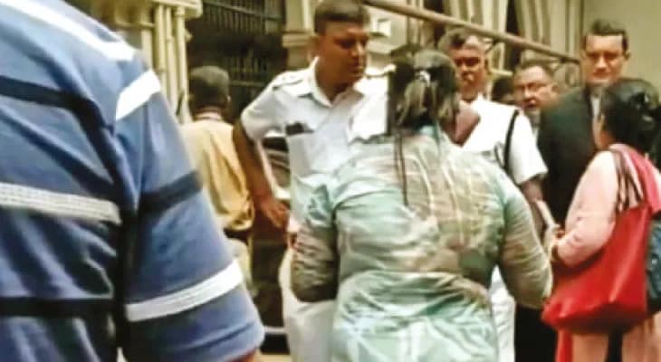 নির্দেশ সত্ত্বেও নাম ফেরেনি সমবায়ের ভোটার লিস্টে, হাইকোর্টের সামনে গায়ে আগুন দিয়ে আত্মহত্যার চেষ্টা ৩ মহিলার