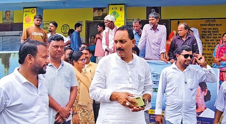 পরিষেবা দিতে তৃণমূল সরকার বাছবিচার করে না, বিজেপিকে আক্রমণ রহিমের