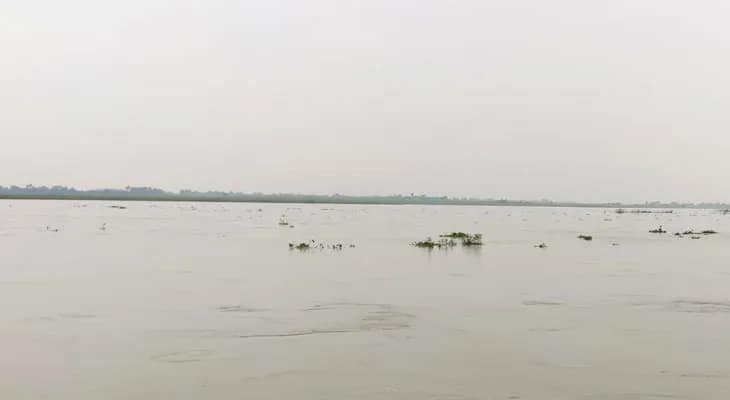 তিস্তায় লাল সতর্কতা, জলঢাকা, মানসাই, কালজানির বহু জায়গায় হলুদ সঙ্কেত জারি