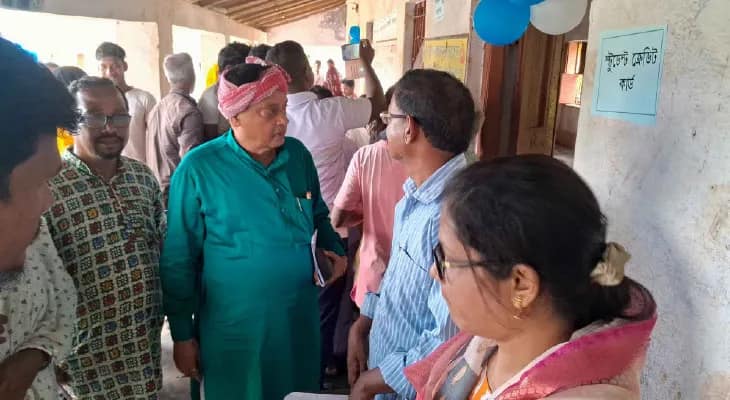 চন্দ্রকোণা রোডে শিবিরে রাস্তা, জল, আলোর সমস্যা জানালেন বাসিন্দারা