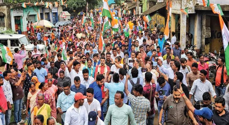পাণ্ডবেশ্বরে তৃণমূলের মিছিলে উপচে পড়া ভিড়, বিজেপিকে তীব্র আক্রমণ