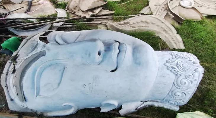 অধরা স্বপ্ন সফলে নাওয়া খাওয়া ভুলেছে কামালপুর, তৈরি হচ্ছে সবচেয়ে বড় দুর্গা প্রতিমা!
