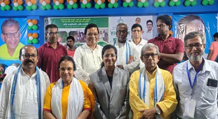 সবংয়ে কন্যাশ্রী দিবস অনুষ্ঠানে ইংলিশ চ্যানেল পার হওয়া আফরিন যাবিকে দেওয়া হল সংবর্ধনা, উপস্থিত ছিলেন মন্ত্রী মানস ভুঁইয়াও