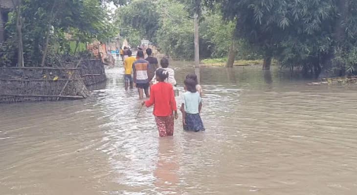 ফুলহারের জলে ভূতনিতে প্লাবিত থানা, হাসপাতাল
