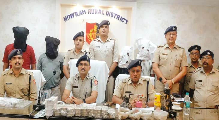 নকল সোনার মুদ্রা বিক্রির টোপ,  ২৫ লক্ষ টাকা ছিনিয়ে গ্রেপ্তার ৩