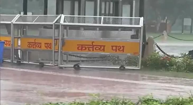 দিল্লিতে ভারী বৃষ্টি