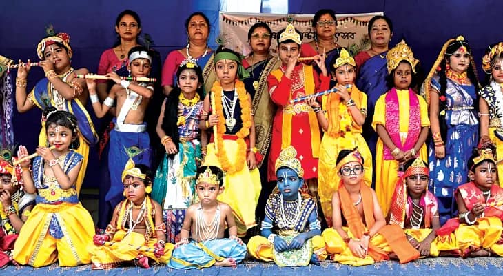 মুর্শিদাবাদ: জন্মাষ্টমীতে মন্দির ও বৈষ্ণব আখড়ায় উপচে পড়া ভিড়, মহার্ঘ পাকা তাল