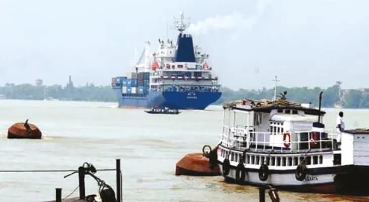 বেসরকারি উদ্যোগে খিদিরপুর ডকে বাণিজ্যিক কাজকর্ম চালু
