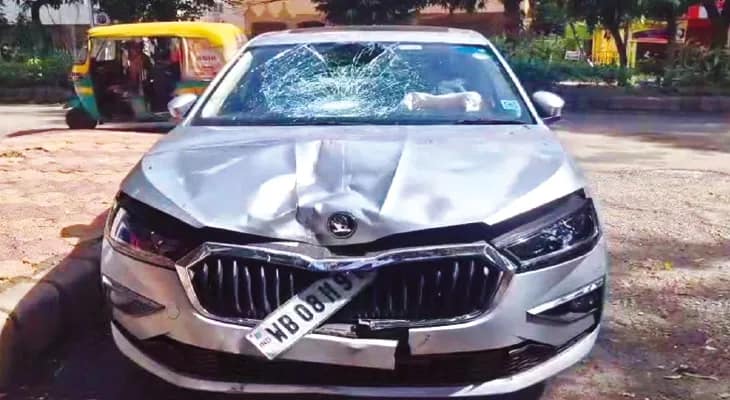 ফের ডেলিভারি বয়ের বাইকে ধাক্কা গাড়ির, হাসপাতালে জখম যুবক