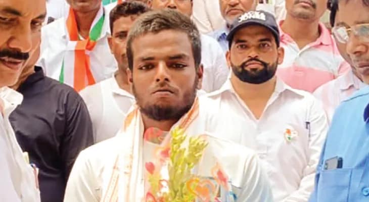 শরীরে আঘাত, মানসিকভাবে বিপর্যস্ত আমির এখন ‘নির্বাক