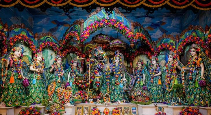 মায়াপুর ও নবদ্বীপের  মঠ-মন্দিরে জন্মাষ্টমীতে ভক্তের ঢল, পুজোপাঠ