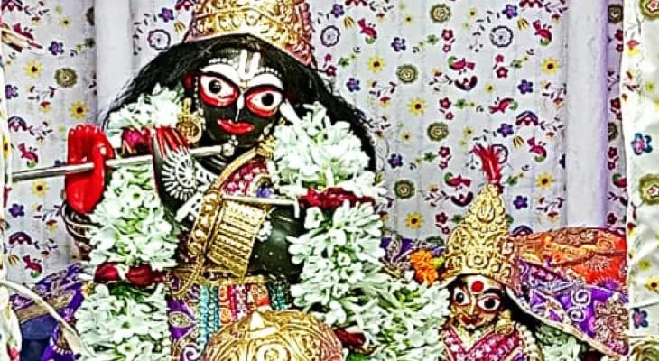 প্রহরী স্বয়ং গোপীনাথ, জন্মাষ্টমীর ঘটি খেলা ঘিরে কাশীপুর রাসবাটি জমজমাট