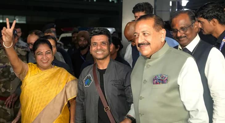 দেশে ফিরলেন ভারতীয় নভশ্চর শুভাংশু শুক্লা